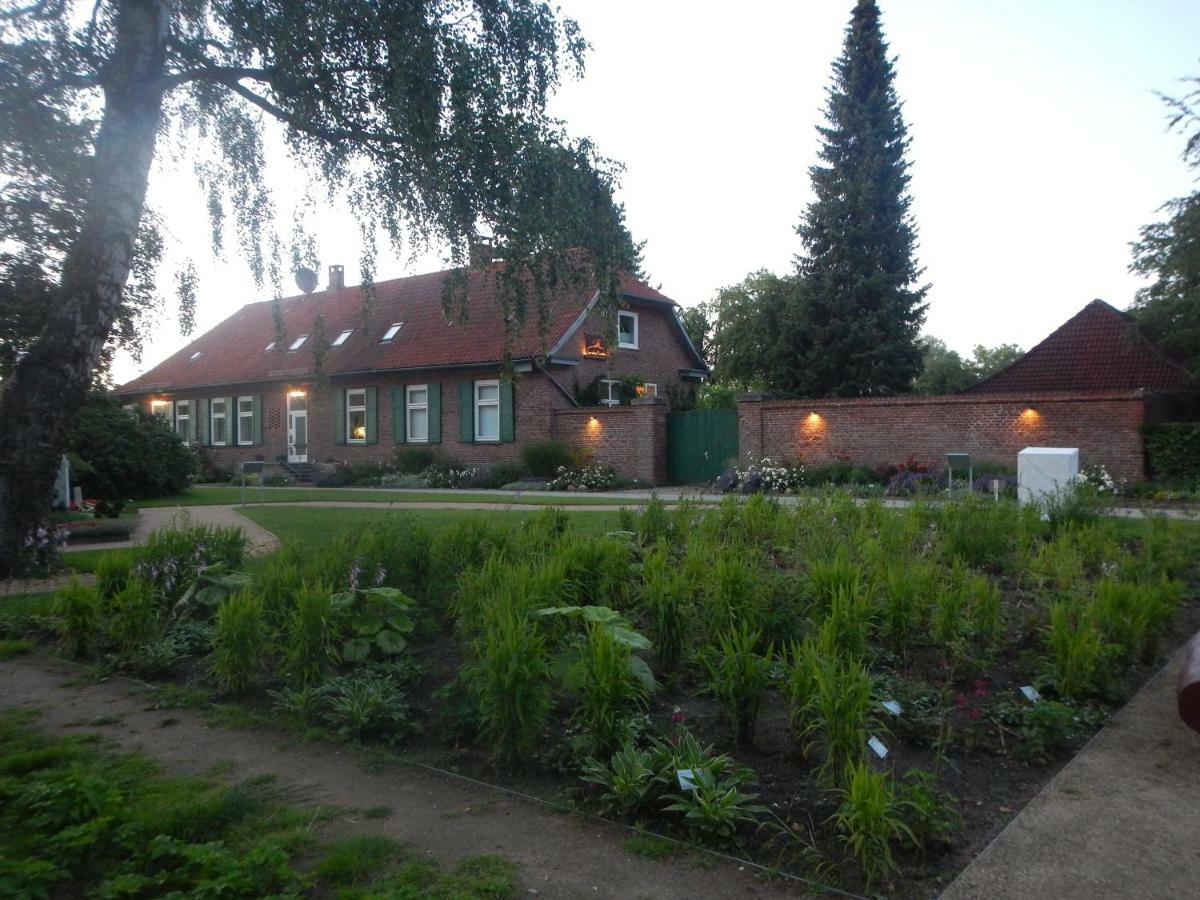 4 Sterne Wohnen "Zum Alten Forsthof" Am Schlosspark, App 1 "Smuck Und Groot" Eutin Exterior foto