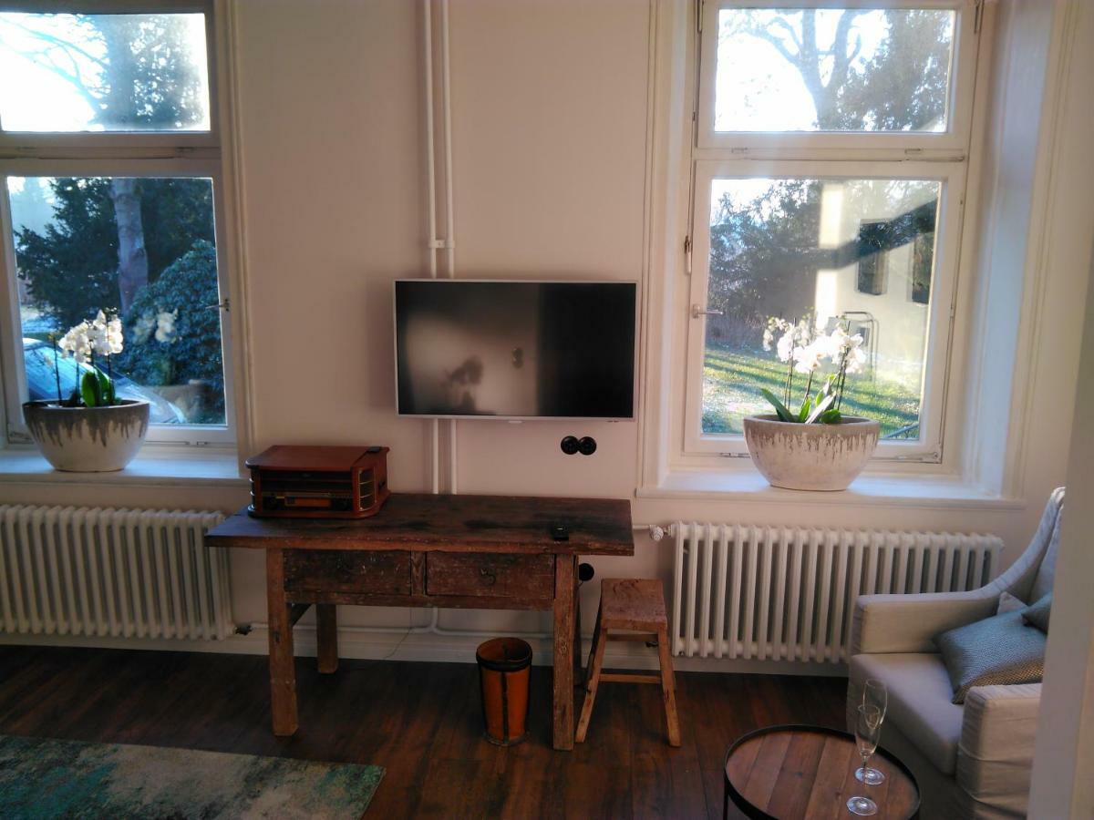 4 Sterne Wohnen "Zum Alten Forsthof" Am Schlosspark, App 1 "Smuck Und Groot" Eutin Exterior foto